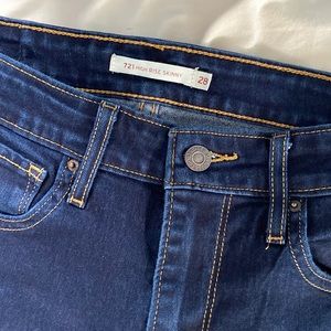 Levi’s High-Rise Jeans- Like New!